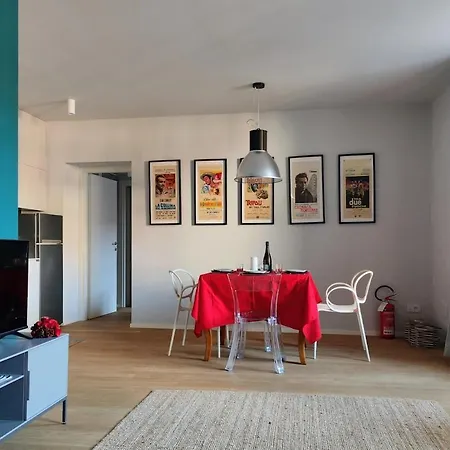 Апартаменты Blulago - Charming In The Heart Of Комо